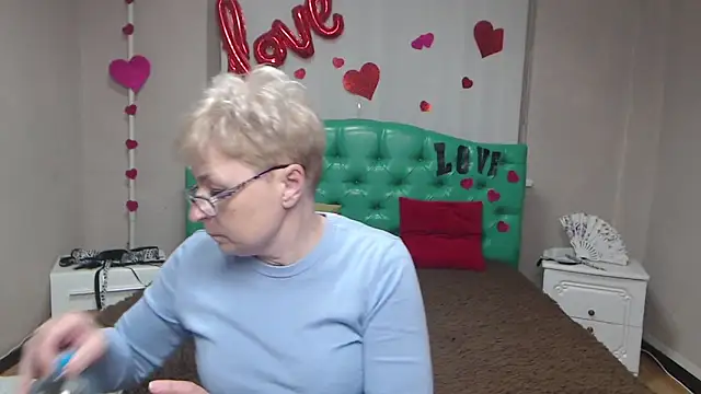 EmiliaGree 现场XXX聊天