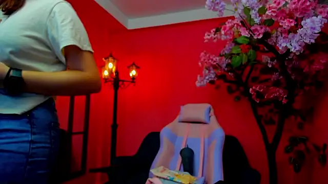 EmilyReddoll's Live XXX Chat