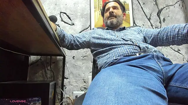 Maxi_thebig_daddy Chat XXX in diretta