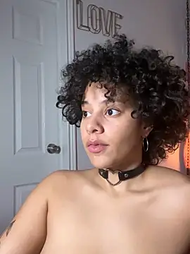 PrettyLittleProblem Live XXX Chat