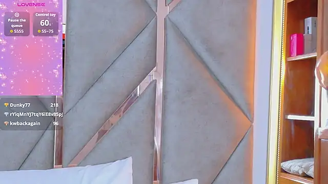 Sally-Noa: απευθείας συνομιλία ΧΧΧ