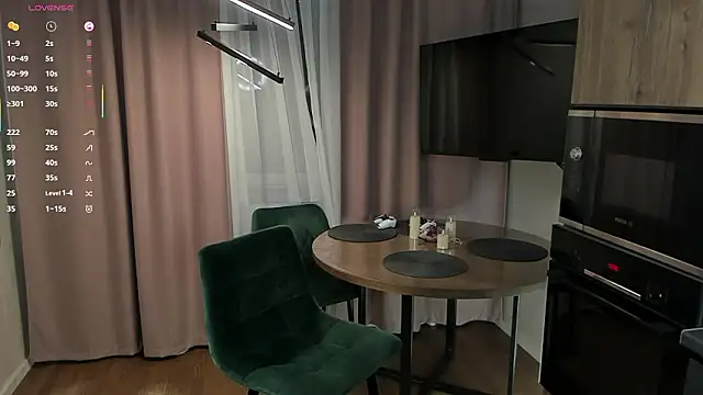 OssieCrews live XXX chat