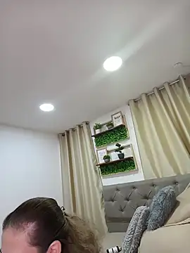 sasi_luna live XXX chat