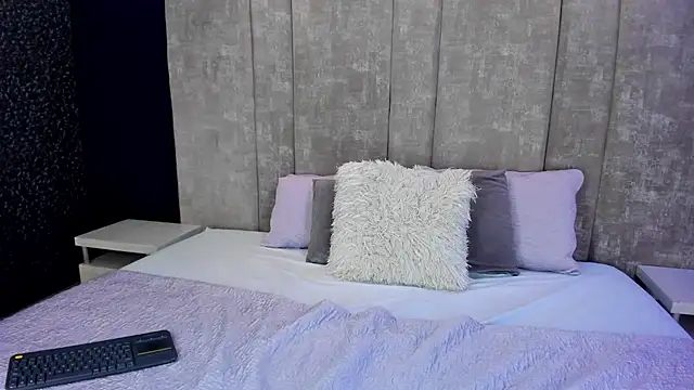 Chatroom XXX en direct de LolaGray__