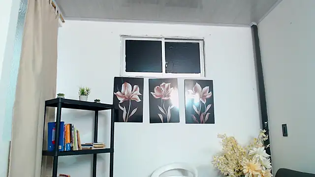 pinky_f00x: онлайн-секс-чат