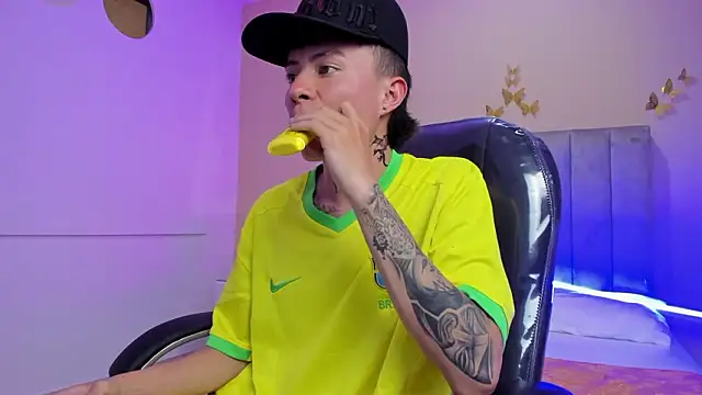 Nascary_Fox: вебкам-шоу