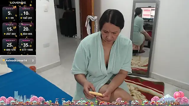 Laura_fox1: онлайн-секс-чат