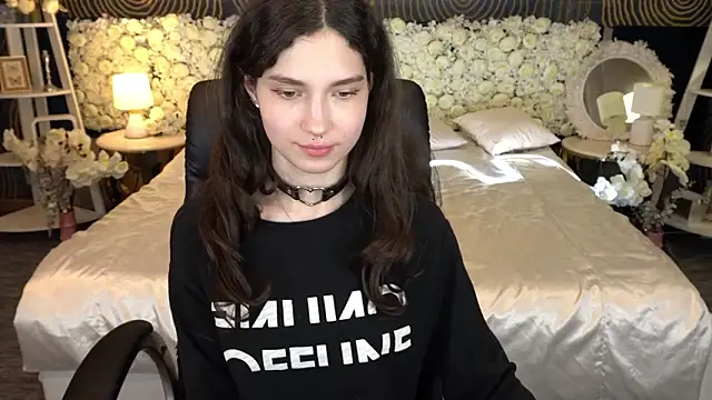 BabyFlowerr Adlı Modelin Canlı XXX Sohbeti