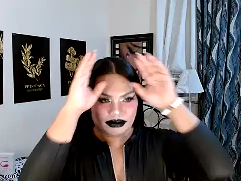 Chatroom XXX en direct de TSbrianaHugeCock