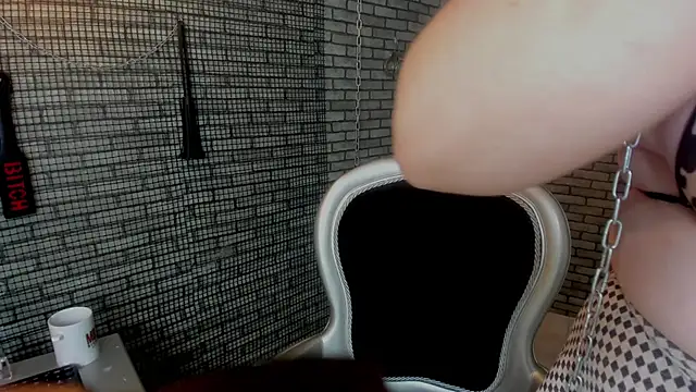 Briana_24: απευθείας συνομιλία ΧΧΧ