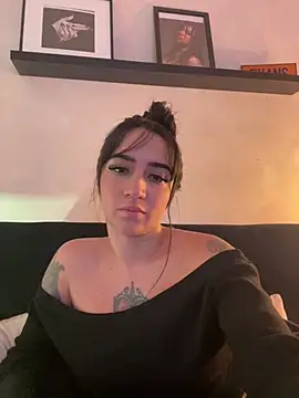 Chat XXX en directo de EmmyEvans1