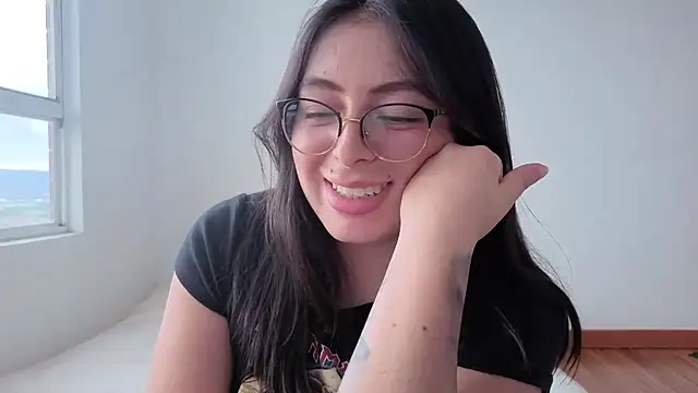 Chat +18 de MiaKimky ao vivo