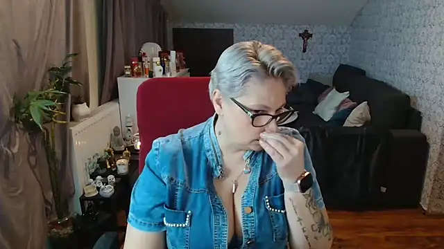 bigtits4you élő XXX-chatje