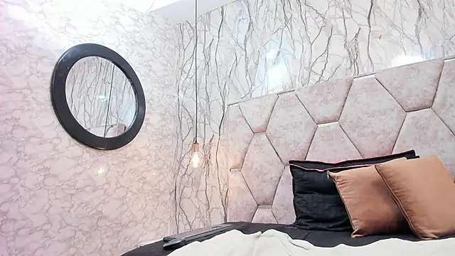 Naughty_Trans_ Adlı Modelin Canlı XXX Sohbeti