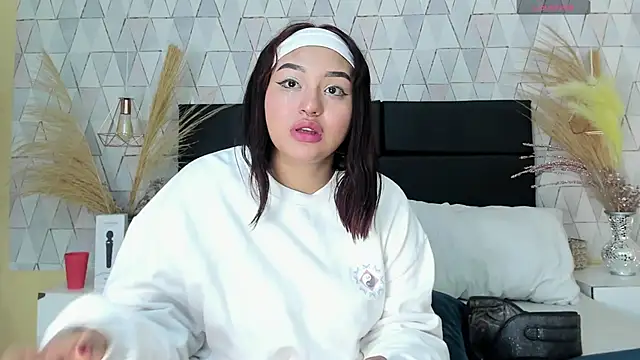 دردشة NaomySakura الجنسية المباشرة