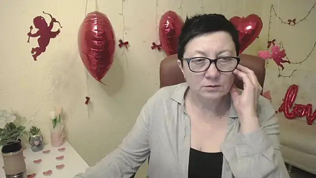 EmilyL0ve's Live XXX Chat