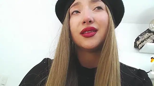 Barbie_girl_69: απευθείας συνομιλία ΧΧΧ