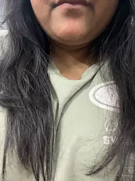 radhikkaa élő XXX-chatje