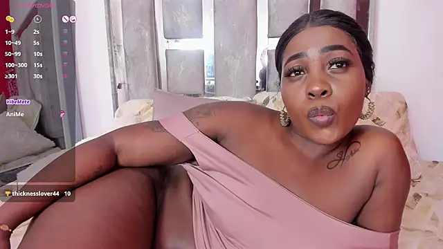 Emilly_roaa Chat XXX live