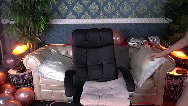 CharlyWines élő XXX-chatje