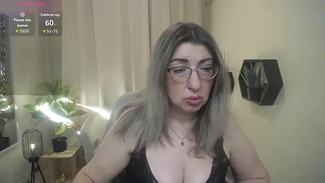 KKMimiKK élő XXX-chatje