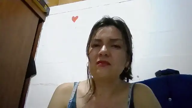 princessbella93 élő XXX-chatje