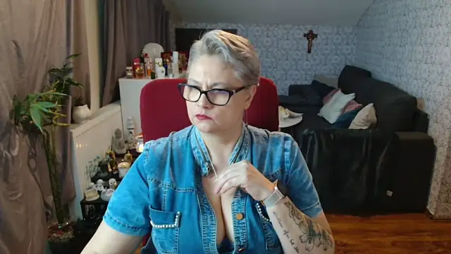 Онлайн чат XXX bigtits4you