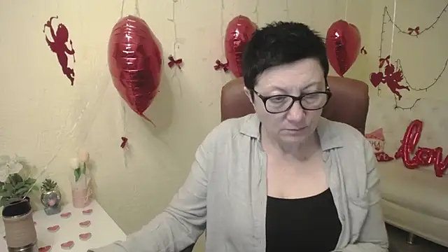 EmilyL0ve: онлайн-секс-чат