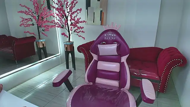 Emily_andrews Live XXX-Chat