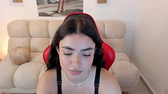 IsaConnor Adlı Modelin Canlı XXX Sohbeti