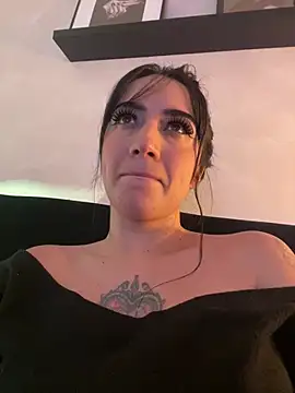 EmmyEvans1 – Naživo XXX chat