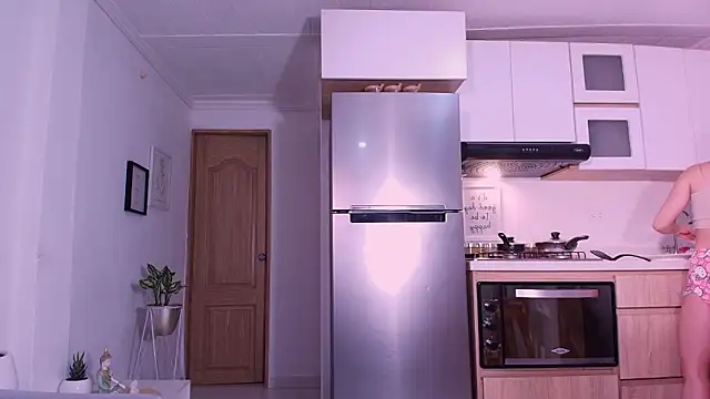 DannaHyde Adlı Modelin Canlı XXX Sohbeti