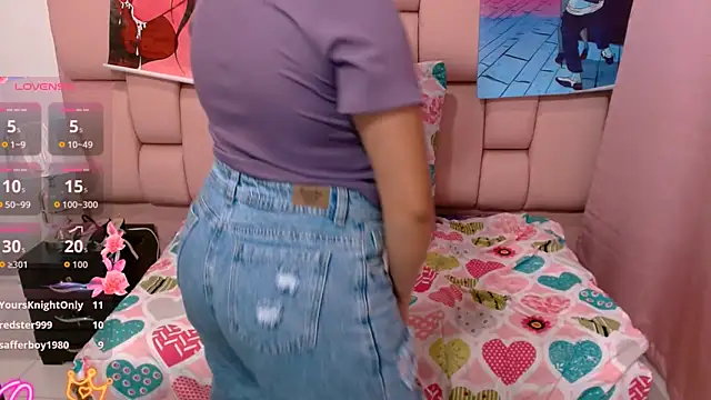 nikol_hot18 Adlı Modelin Canlı XXX Sohbeti