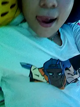 Ailen-cute élő XXX-chatje