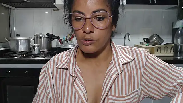 kateleyagrey's Live XXX Chat