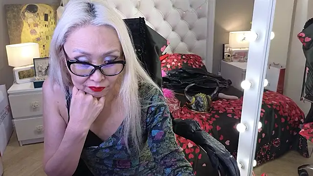 Živý XXX chat RoxalanaStar