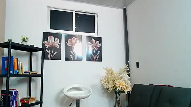 pinky_f00x: онлайн-секс-чат