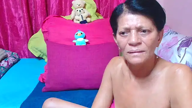 SLUTTYROXY webcam show