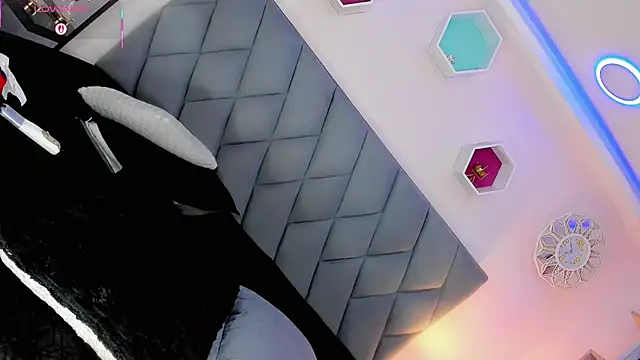 Amira_Ember élő XXX-chatje