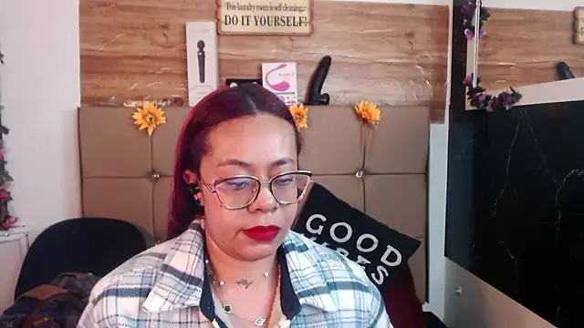 Živý XXX chat MIA__SPENCER