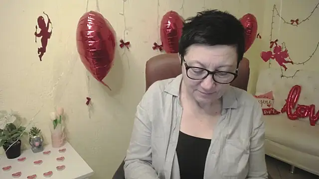 EmilyL0ve Chat XXX in diretta