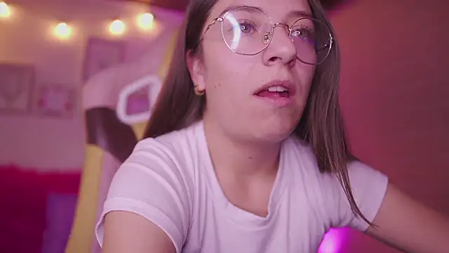 milly_kenner élő XXX-chatje