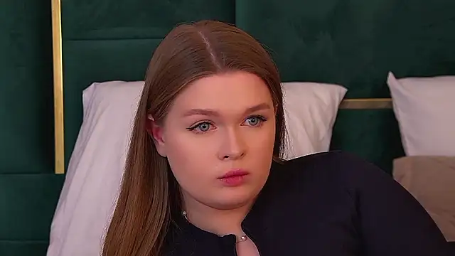 CrystalLyons Live XXX Chat