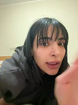 Naughty_Arab_girl élő XXX-chatje