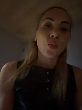 ElenaWhitmore: онлайн-секс-чат