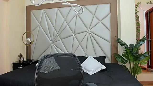 Chat XXX en directo de PaulinaMuller