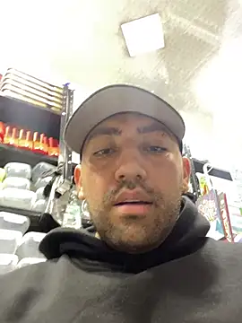 JuanZapata33 Adlı Modelin Canlı XXX Sohbeti