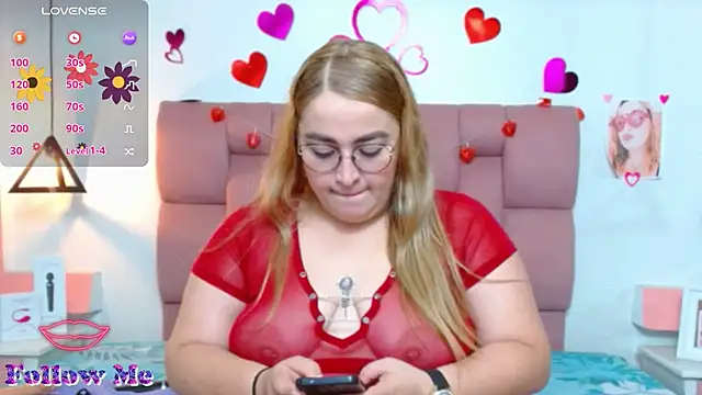 SofyRoos élő XXX-chatje