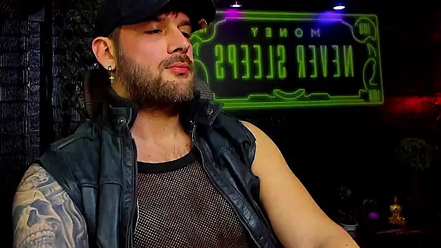 LexHardy Adlı Modelin Canlı XXX Sohbeti