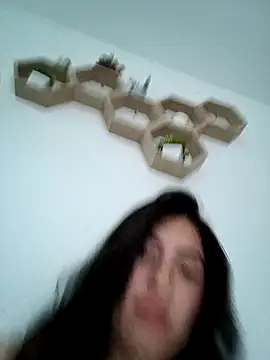 MIYESSI live XXX chat